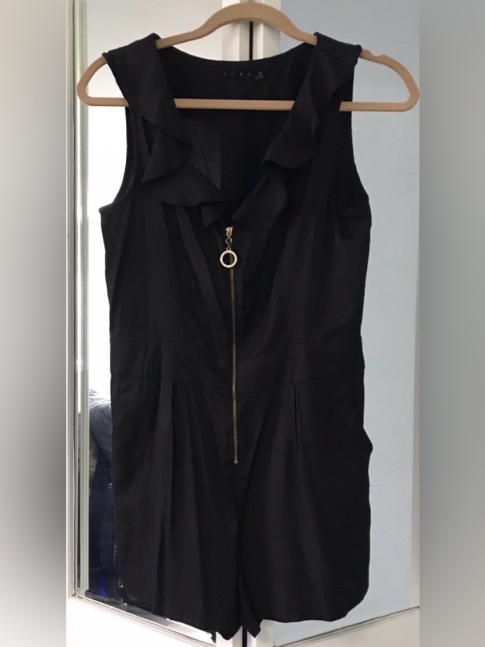 Sophisticated Ruffle-Front Romper Pockets | Sleeveless Zipper Jumpsuit Shorts M